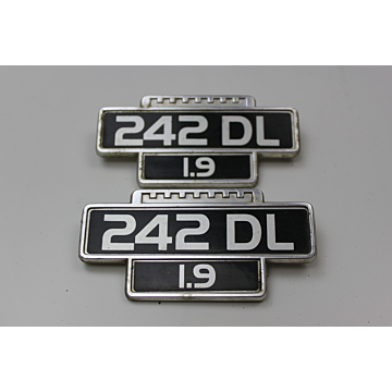 Embleem Volvo 242 scherm emblem 242 wing